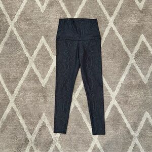 EUC Emily Hsu Designs Leggings Snakeskin Print Size Medium
